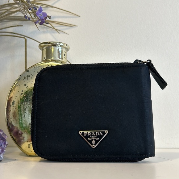 Prada nylon zip around wallet with COA - Picture 1 of 9